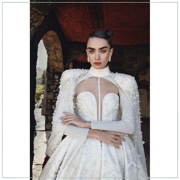 $17,500 Saiid Kobeisy Beaded Tulle, Silk Thread & Organza Flowers Runway Gown - Picture 1 of 13